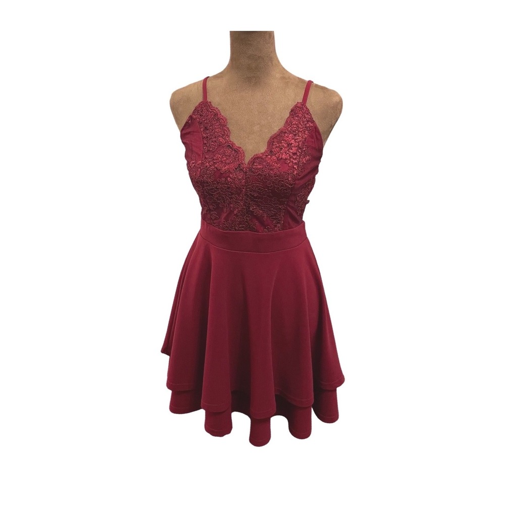 TRAC Burgundy Lace Skater Dress Tiered Fit and Flare Cocktail Party‎ V-Neck